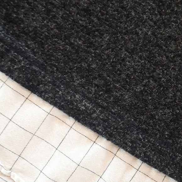 size 8 girls black long sleeve Hoodie shirt - Picture 3 of 6